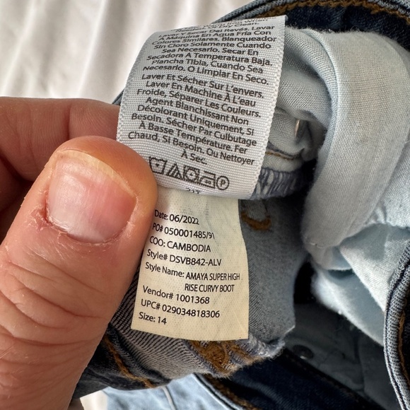 Sofia Jeans Women's Super Hi-Rise Curvy Boot AMAYA Blue Jeans Distressed Size 14 - Picture 11 of 16